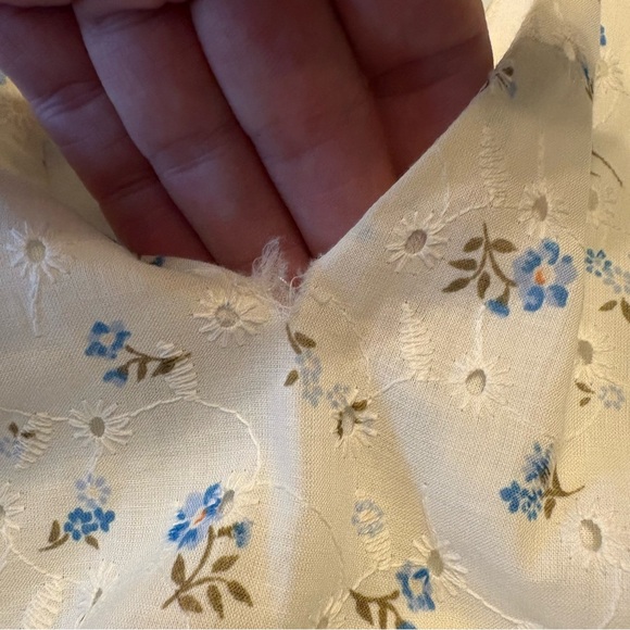 🌺1.STATE Elegant Cream Tiered Ruffle Dress Size Medium -- Small Flaw shown🌺 - Picture 7 of 7